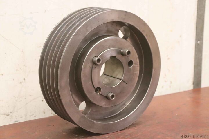 Polea para correa trapezoidal con 5 ranuras VECO SPB 320-5 (17 mm)