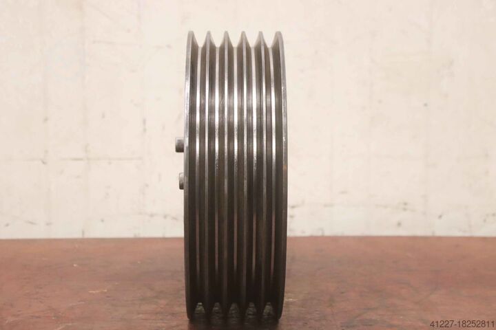 Polea para correa trapezoidal con 5 ranuras VECO SPB 320-5 (17 mm)