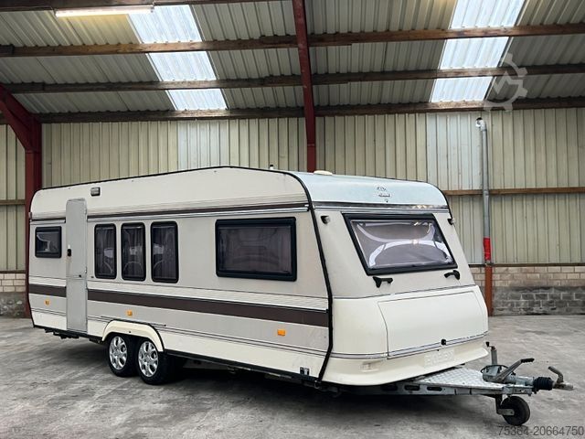 Husvagn HOBBY 580 Wohnwagen Festbett + Rundsitzgruppe