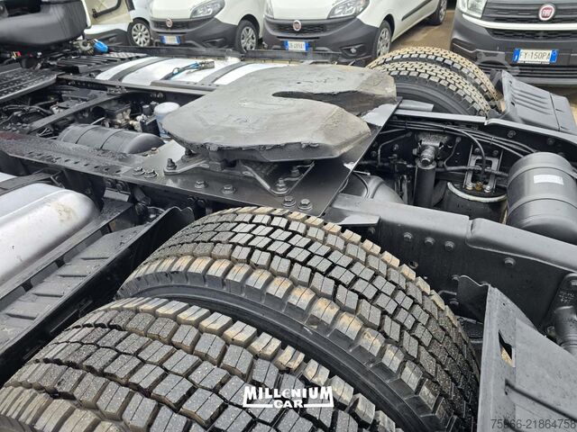 Sólo tahač Ford FORD FMAX 500 RETARDER ADR GOMME NUOVE