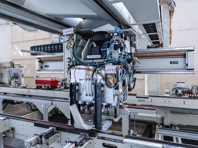 Průchozí vrtací stroj KOCH SBD-60-PTP