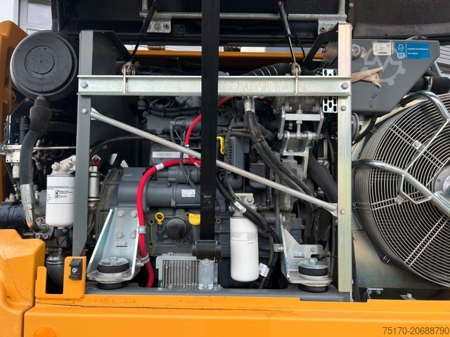 Mobile excavator LIEBHERR A 910 C Litronic / 2.381h / SW33