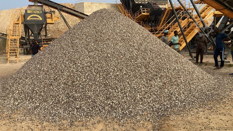 Breekapparatuur Stationary crushing plant 200-350 T/H Stationary crushing plant 200-350 T/H