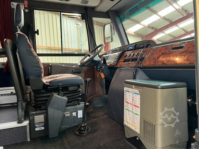 Turistbus MERCEDES-BENZ Medio 4.2 D 130 kw 26 Sitze Dachklima Ahk Euro 3