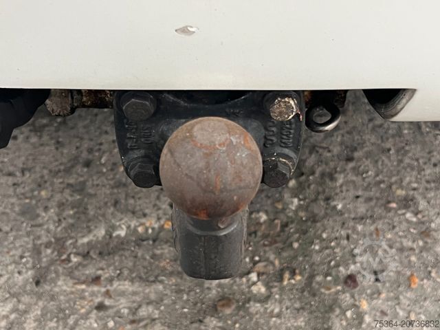 Turistbus MERCEDES-BENZ Medio 4.2 D 130 kw 26 Sitze Dachklima Ahk Euro 3