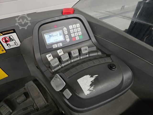 Reach trucks BT Lift RRE 140