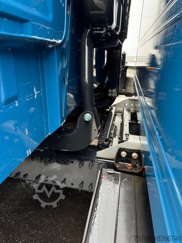 Vrachtwagen met bakwagen MAN TGL 8.180 L / DOKA-Koffer / 2 x AHK / PTO