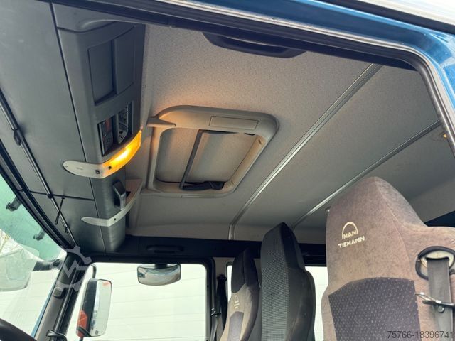 Vrachtwagen met bakwagen MAN TGL 8.180 L / DOKA-Koffer / 2 x AHK / PTO