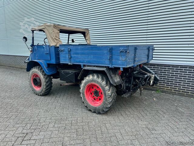 Pickup Mercedes-Benz Unimog Bosbouw lieren voor en achter
