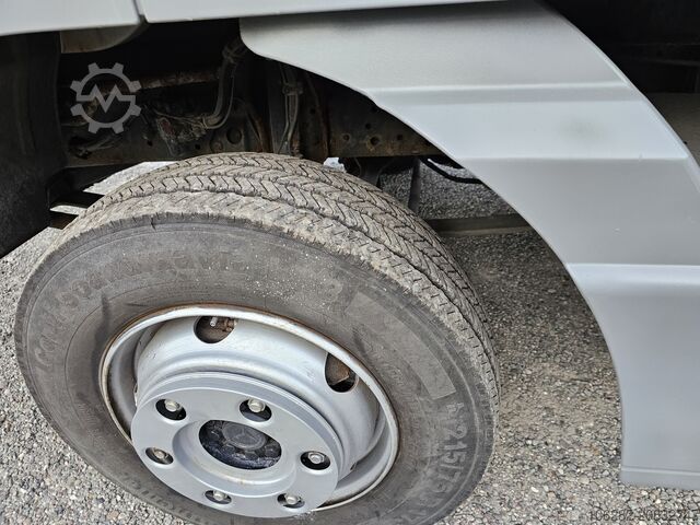 Pick-up van Mercedes-Benz 817/42AT7 Palfinger PK 5000 B Werkstatt