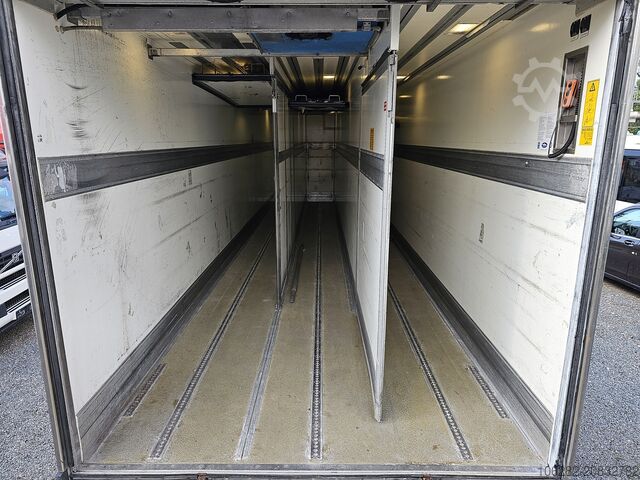 Truck with refrigerated box VOLVO FM330 6x2 FRIGOBLOCK Multizone Lenk u. L