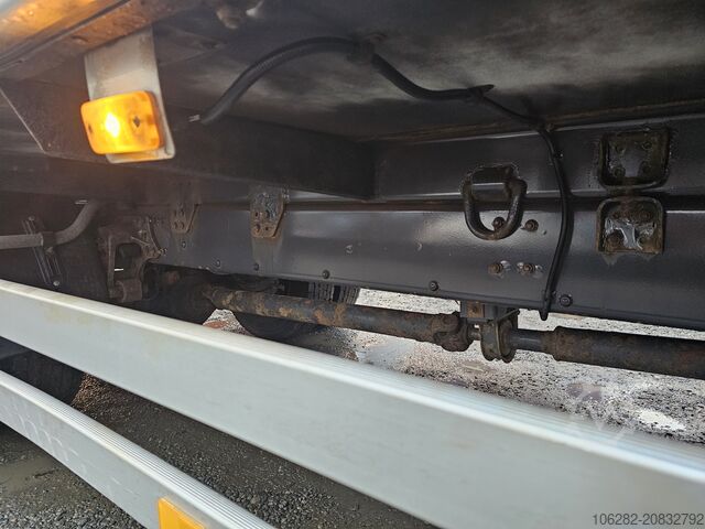 Box truck Volvo FL 240 4x2 16tons Seitentüren Koff