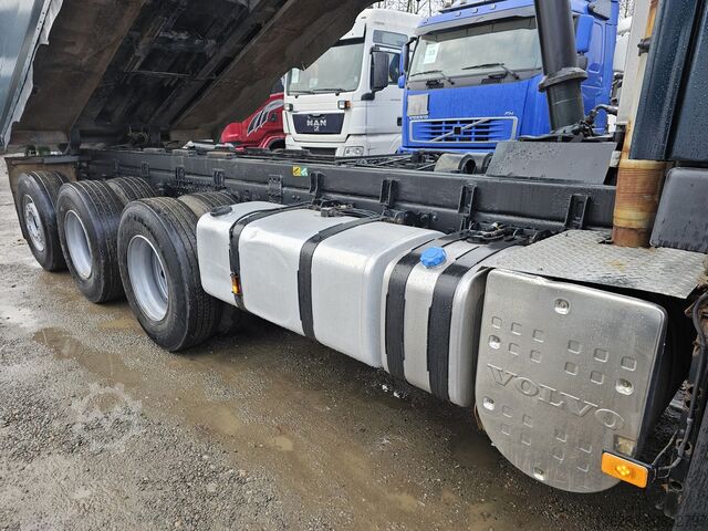 Tipper truck VOLVO FM-480-37 8x4 Kipper Ad-Blue Lift-Lenk