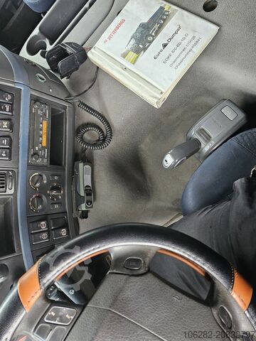 Tipper truck VOLVO FM-480-37 8x4 Kipper Ad-Blue Lift-Lenk