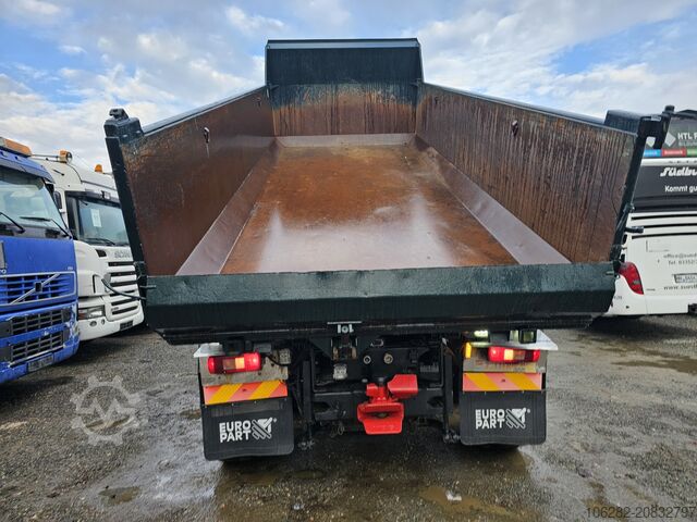 Tipper truck VOLVO FM-480-37 8x4 Kipper Ad-Blue Lift-Lenk