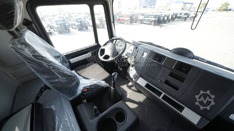 Chassis cab Shacman FAST 12JSD200T-B PTO