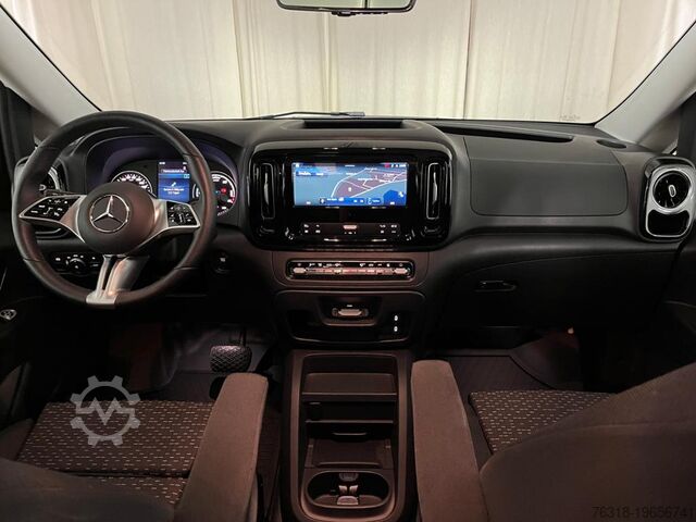 Minibus Mercedes-Benz Vito eVito 129 Tourer PRO L Multib 8Sitze Distr 90kwh
