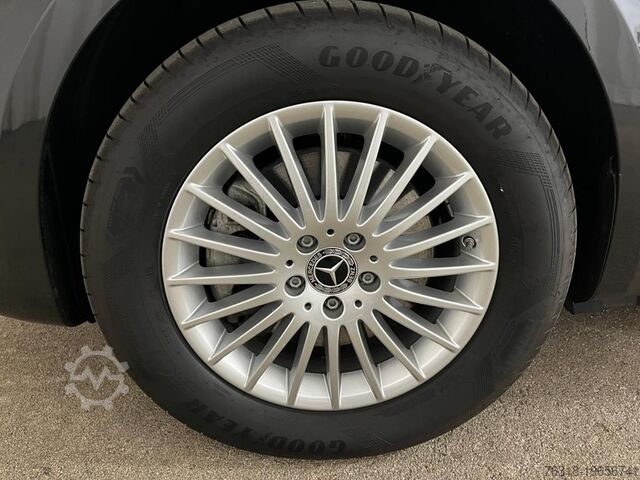 Minibus Mercedes-Benz Vito eVito 129 Tourer PRO L Multib 8Sitze Distr 90kwh