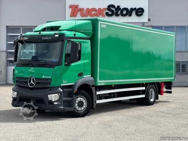 LKW mit Kofferaufbau  Actros 1824 L