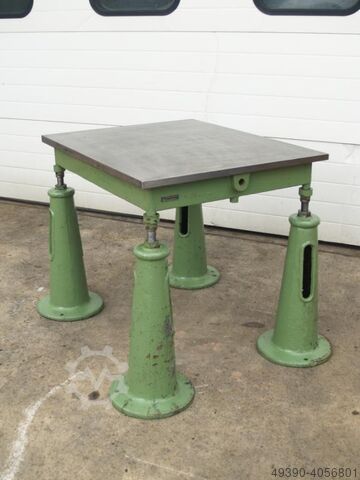 Straightening and welding plate; Heavily ribbed steel and grey cast iron, former marking and measuri SIEGFRIED WEYRAUCH 1000x800