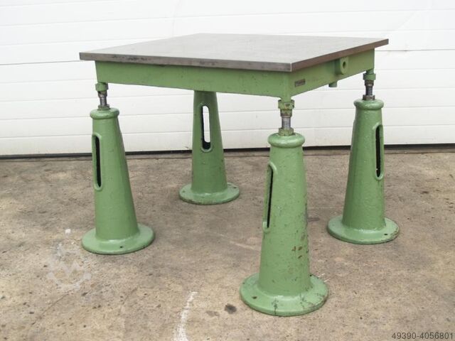 Straightening and welding plate; Heavily ribbed steel and grey cast iron, former marking and measuri SIEGFRIED WEYRAUCH 1000x800