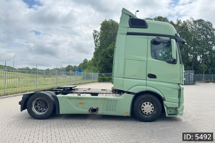 Standaard-SZM Mercedes-Benz Actros 1842 StreamSpace, Euro 6, / 2 Tanks / Fr...
