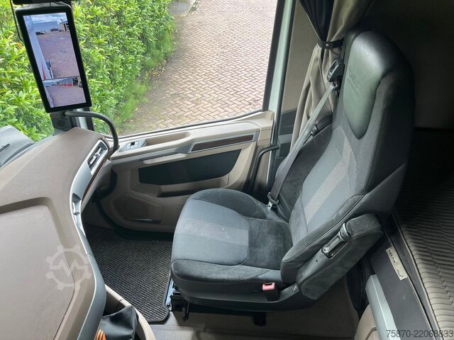 Standaard-SZM DAF XG+ 530 FT