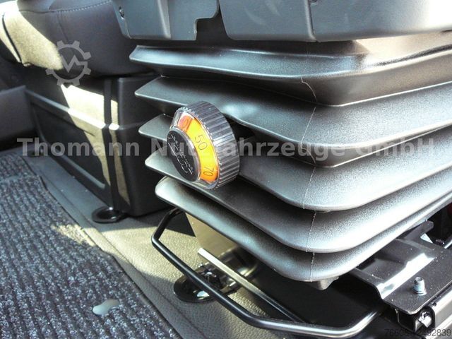 Vrachtwagen met bakwagen RENAULT Master Koffer Möbelkoffer Ultralight