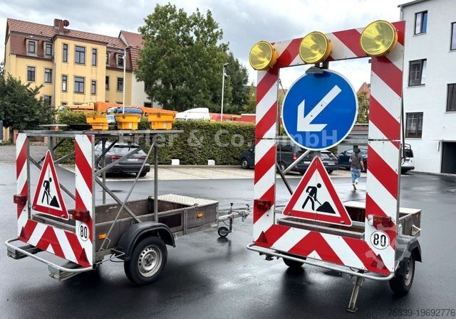 Anhänger  Nissen Verkehrsleitanhänger,