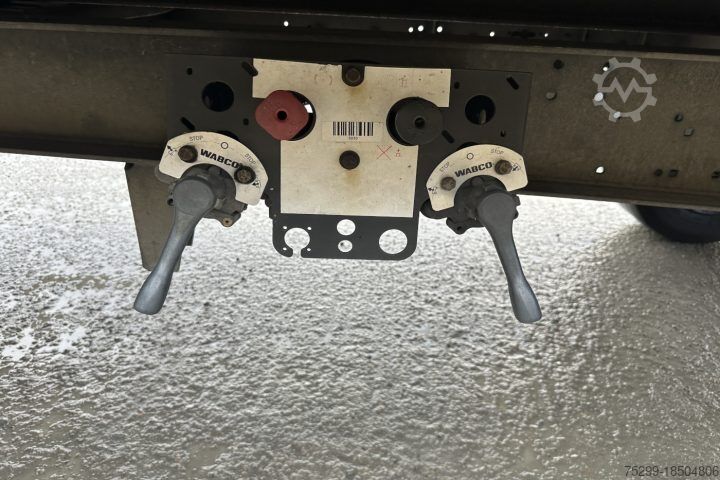 Remolque Schmitz Cargobull AWF 18 BDF / TKK