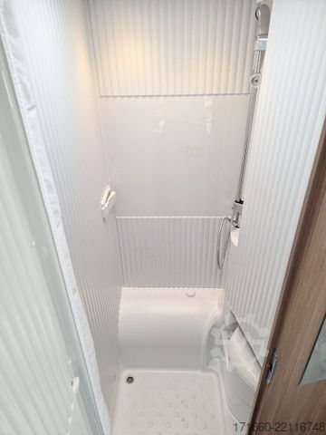 Half-integraal camper CARADO V 347