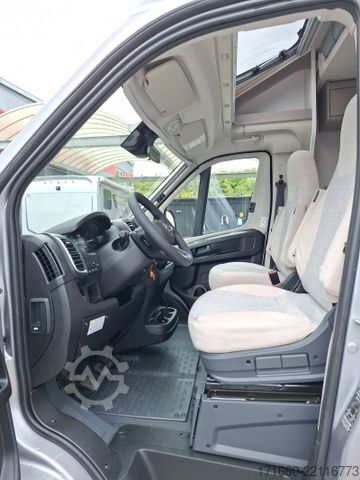 Half-integraal camper CARADO T 328 Hubbett