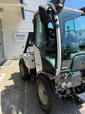 Veículo municipal / Porta-equipamentos Holder C 250