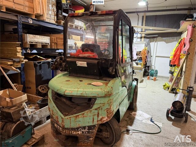 Chariot élévateur Mitsubishi FD30N forklift with side shift