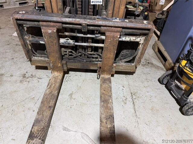 Chariot élévateur Mitsubishi FD30N forklift with side shift