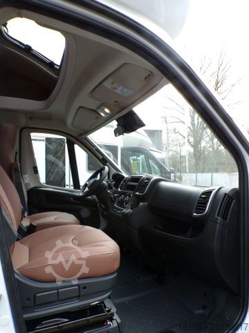 Félintegrált lakóautó BÜRSTNER Lyseo TD 690 G Harmony Line, Safety Paket