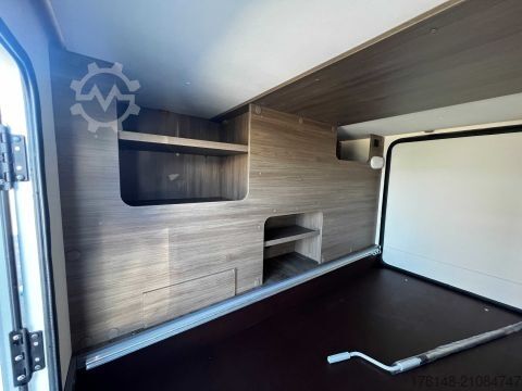 Yarı entegre karavan Carado T 448