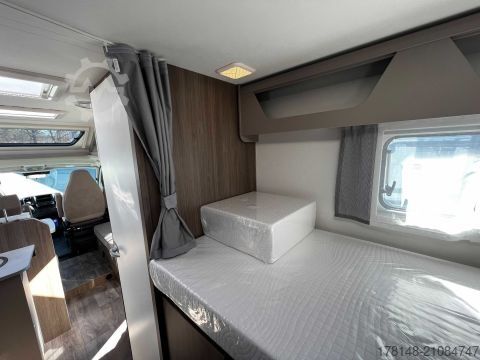 Yarı entegre karavan Carado T 448