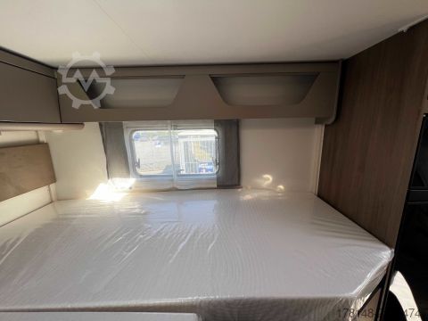Yarı entegre karavan Carado T 448