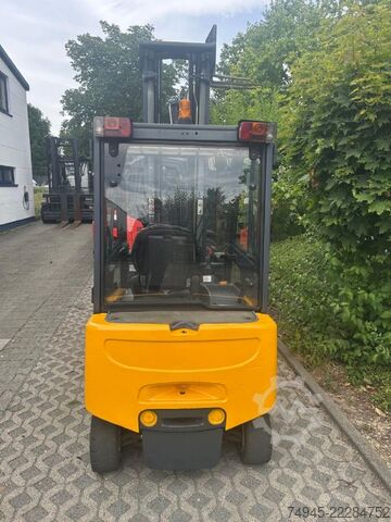 Elektro 4 Rad-Stapler Jungheinrich EFG 316