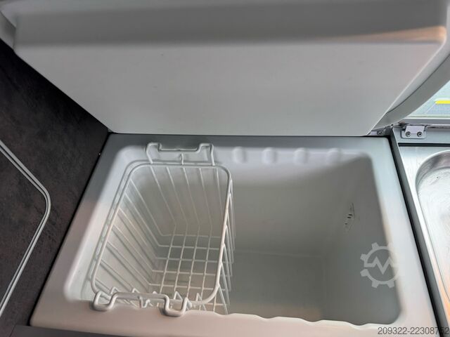 Camper Volkswagen California Coast 2022 | Cambio automatico | Tetto a soffietto