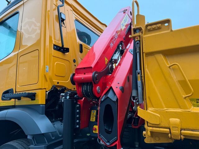 Ανατρεπόμενο φορτηγό MERCEDES-BENZ AROCS 1843 4x2 Kipper Kran Palfinger PK12.501