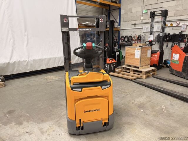 Carretilla elevadora Jungheinrich ERC 214