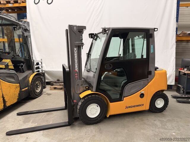 Carretilla elevadora diésel Jungheinrich DFG 425s