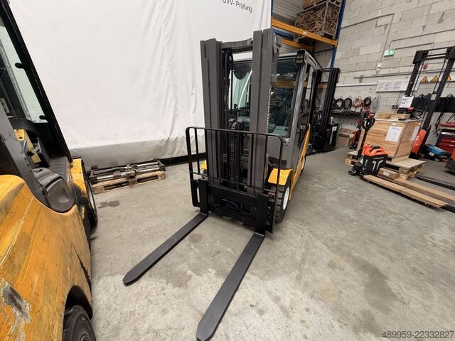 Carretilla elevadora diésel Jungheinrich DFG 425s