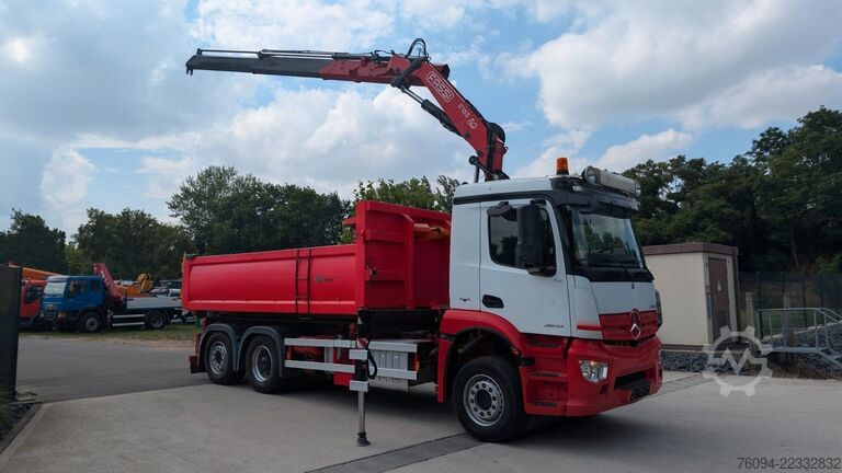 Camión portacontenedores de gancho MERCEDES-BENZ Arocs 2532 6x2 Kipper Bordmatik KRAN Abrollkippe