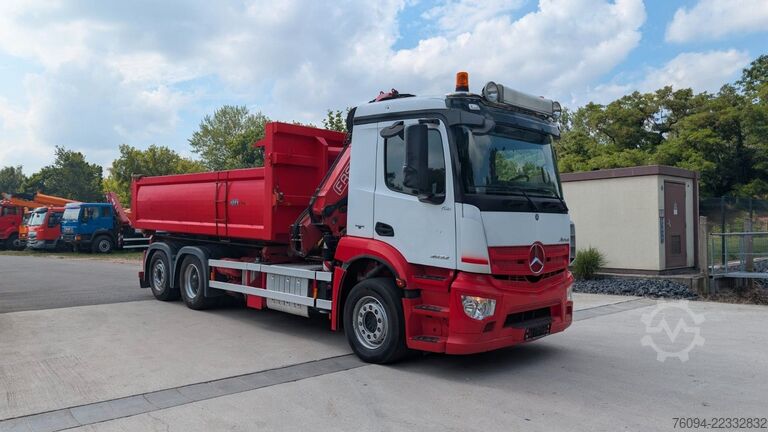 Camión portacontenedores de gancho MERCEDES-BENZ Arocs 2532 6x2 Kipper Bordmatik KRAN Abrollkippe