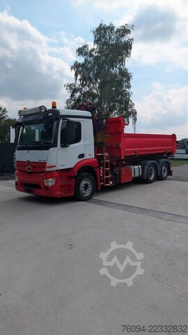 Camión portacontenedores de gancho MERCEDES-BENZ Arocs 2532 6x2 Kipper Bordmatik KRAN Abrollkippe