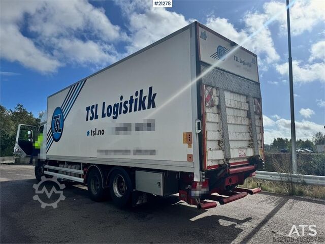 Kufr DAF CF440 6x2 Box truck with refrigerator/freezer unit