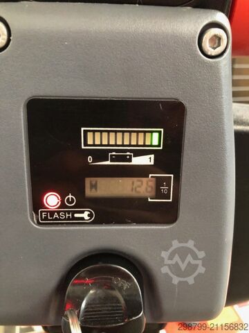 Pedestrian Stacker EP EST 122